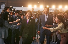 《政客誠實中》青龍影后回歸！羅美蘭《政客誠實中2》再扮嘴砲政客捲土重來！