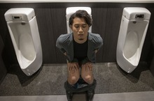 男主角皆川暢二大方全裸上陣 驚慌找GG挑戰演技 被導演的熱誠吸引而演出