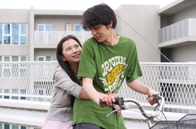 「日版雞排妹」相戀《雙層公寓》出身男星《戀上笨拙的你》11月25日　愛入骨髓