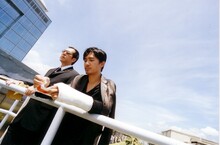 電影史上耀眼一章，港產史詩級警匪片巔峰鉅作《無間道》光芒廿載強勢歸來
