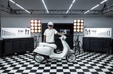 JUSTIN BIEBER X VESPA 聯名巨作 驚喜白焰亮相！