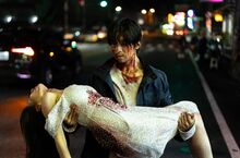 羞羞肢體遊戲！傅孟柏為《售命》變身「人體鋼管」曾之喬自繞三圈不落地！