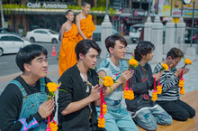 年度泰國片票房冠軍《淒厲人僧：卡到陰》泰式鮮肉網紅驚嚇肌肌叫
