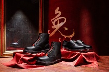 鴻兔大展喜迎春！經典Dr. Martens換上2023兔年主題！ 限定紅金配色上腳、新的一年兔飛猛進！