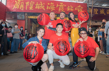 《詐團圓》年貨大街掃街人氣旺 葉天倫率眾星重返城隍廟祈福祝票房大賣 