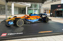 F1 賽季開跑！麥拉倫F1賽車1:1比例樂高模型首度亮相