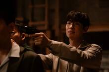 又一爆款韓劇？！Disney+ 刑偵喜劇《搜查班長1958》首播10.1%高超收視啟航 李帝勳「憤怒」扮演最瘋刑警 「以毒攻毒」拿毒蛇嚇唬流氓