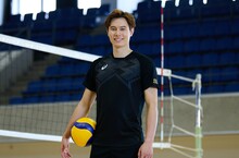 日本男排國家隊潛力新星高橋藍 正式加入TEAM ASICS 戰靴SKY ELITE FF MT 2 實現選手強力跳躍 攻擊火力全開