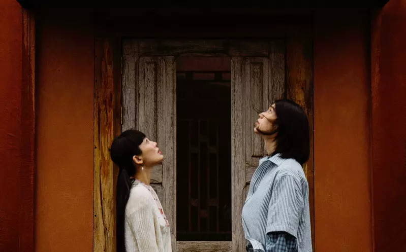魏如萱x黃中平繼2015奪金曲最佳錄影帶 十年後再攜手〈紙黏土〉MV