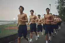 今夏最熱血《進行曲》正式預告發布! 海內外徵選上百人選出鮮肉3帥:牧森、劉育仁、余杰恩 今夏最熱血《進行曲》正式預告發布! 海內外徵選上百人選出鮮肉3帥:牧森、劉育仁、余杰恩