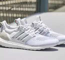 全新台北城市限定 ULTRABOOST TAIPEI 鞋款  探索日常文化專屬標籤 茄芷袋配色掀復古回潮！