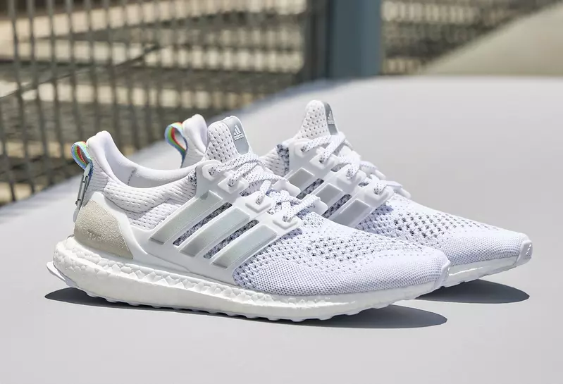 全新台北城市限定 ULTRABOOST TAIPEI 鞋款  探索日常文化專屬標籤 茄芷袋配色掀復古回潮！