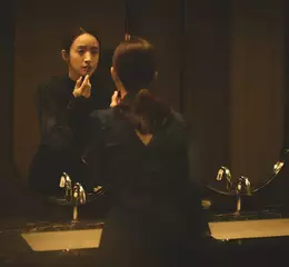 林依晨首部自製、自演電影《失明》主預告曝光  全心力挑戰完美醫生娘