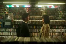 香港愛情電影《久別重逢》9月5日全台上映 男神鄭伊健擔心和小37歲的許恩怡演愛情戲 會成為「老嫩配」