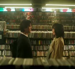 香港愛情電影《久別重逢》9月5日全台上映 男神鄭伊健擔心和小37歲的許恩怡演愛情戲 會成為「老嫩配」