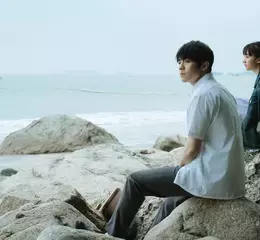 香港愛情電影《久別重逢》9月5日全台上映  人氣團體MIRROR陳卓賢和男神鄭伊健共同詮飾失意音樂人的少年及成年版