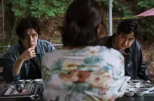 試片送「毒品檢測劑」引熱議，韓國年度最賣座 R 級電影《黑白線人》強勢登台