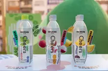 泰山 Cheers 氣泡水首度結合彰化在地農友  推出台灣設計展限定風味 「泰山冰果室」限定8日推展區限定夢幻調飲