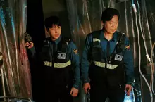 《咒你》10月31日萬聖節驚悚上映 韓國影帝劉宰明破例出演恐怖片 直呼太特別 《咒你》10月31日萬聖節驚悚上映 韓國影帝劉宰明破例出演恐怖片 直呼太特別