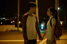 粉紅泡泡再現!曾敬驊、李沐「散步偷牽手」甜到融化 粉紅泡泡再現!曾敬驊、李沐「散步偷牽手」甜到融化