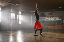 搶先日本《扶桑花女孩－4K修復》12月5日在台上映　重溫歡笑與感動