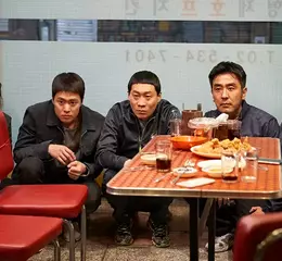 韓國影史最賣座喜劇電影《雞不可失》 影帝柳承龍率領炸雞五人組  12月5日 重返大銀幕