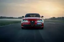 不可思議且史無前例的九連霸！ Alfa Romeo Giulia 車系創下德國《SPORT AUTO AWARD》歷史新紀錄 「就愛為快而狂」魅力狂掃德國 台灣也同步掀起義式駕馭風潮