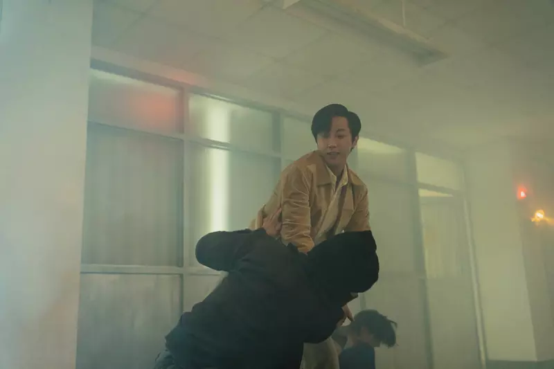 電影《那張照片裡的我們》重現70年代中壢 抗議大場面300臨演上陣驚見「石頭雨」 振永一打五展俐落身手 台灣首座跆拳道館是韓國人開的！金教練就此誕生