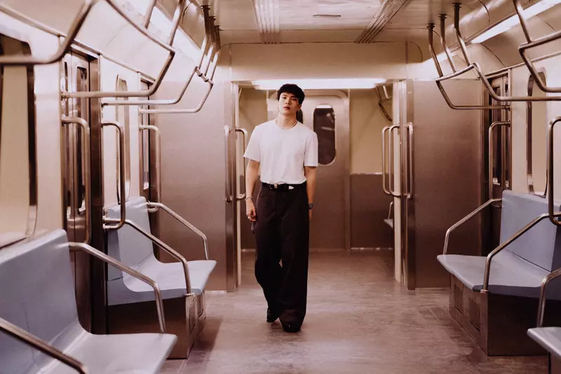 「千禧世代創作歌手」政學zedx推出首張個人專輯《noise.》已在各大數位音樂平台全面發行