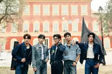 FEniX新專輯《參》實體雙版本！南法「蔚藍海岸版」× 義大利「甜水小鎮版」走進莫內名畫世界 第二波主打〈Day Off〉MV 取景超夢幻！體驗南法美景 連晨翔雲端客串？！