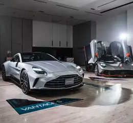 全新 Vantage S馭風之勢，於疾速間亦穩如磐石；Valhalla 一級方程式之精粹，終見於公路。