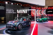 THE NEW MINI JCW CABRIO. 賽道基因與自由靈魂的熱血進化