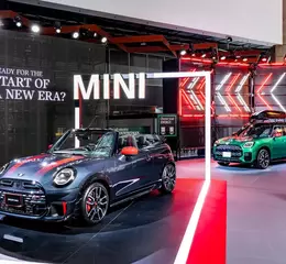 THE NEW MINI JCW CABRIO. 賽道基因與自由靈魂的熱血進化
