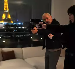 坎城影后阿黛兒艾薩卓普洛斯化身警探 追查離奇命案 《未來弒界：巴黎淪陷》預言AI未來   1月30震撼大銀幕