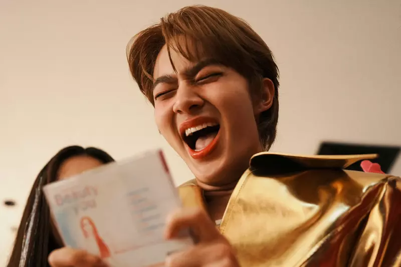 「全能才子」NuNew為《泰殺歌后戰》接受「搞笑特訓」花式尖叫到燒聲 「寶藏男孩」被帶壞？NuNew喜劇魂被開發 遭虧如「披著兔皮的狼」