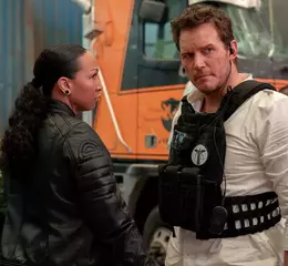 星爵克里斯普瑞特【關鍵公敵】全美票房冠軍 外媒盛讚未來系燒腦動作鉅作