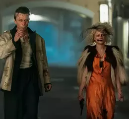 奧斯卡準影后潔西伯克利起死回生成人妻【科學新娘！】攜手克里斯汀貝爾浪漫逃亡