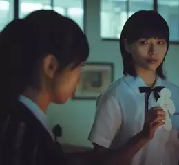 迷因成真！牽手就死 《死亡之握：鬼牽手》首支預告公開 死亡規則曝光