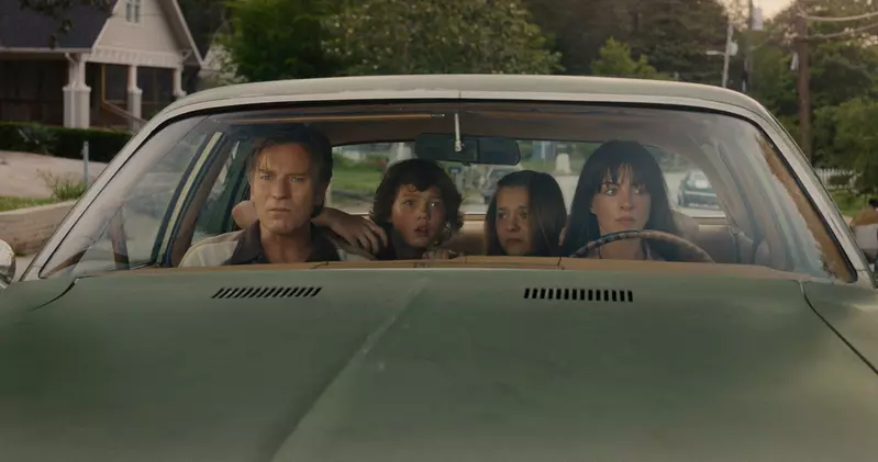 安海瑟薇好忙！【橡樹街末日】穿越回恐龍時代 搭檔伊旺麥奎格冒險求生