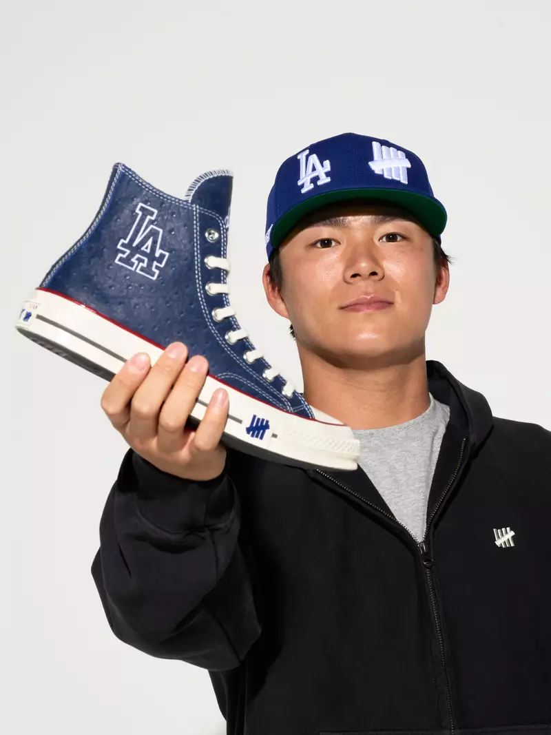 Converse x Los Angeles Dodgers x UNDEFEATED Chuck 70 限量 6,734 雙，致敬道奇隊深厚的棒球文化 並向 Vin Scully 與 Fernando Valenzuela 的傳奇地位致意。