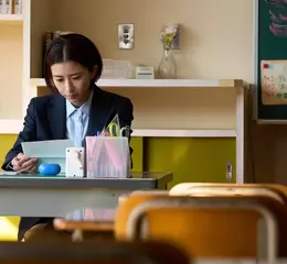 黑島結菜【未來】高中誤入成人產業 長大力爭上游當老師拯救學生
