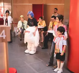 香港瘋狂喜劇《一個部門的誕生》 劇情啟發自真實退訂第四台事件 集合金獎演員 廖子妤 白只 謝君豪 鮑起靜共同演出