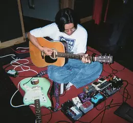 溫室雜草2026年第二波全新單曲〈命盤〉已於各大數位音樂平台正式發行