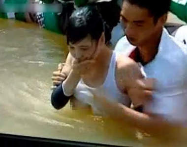 左岸的百戰大勝利實在太清涼啦!