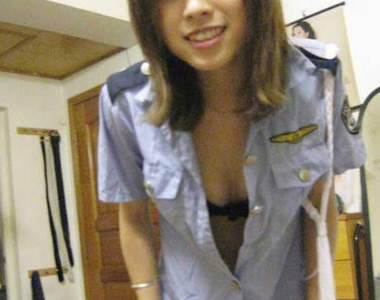 中國女警性感自拍