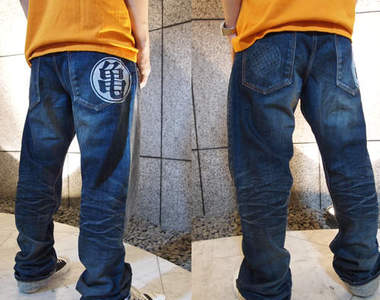 《龜派牛仔褲》成為龜仙人弟子時尚配備