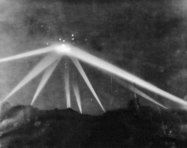 洛城異戰(Battle: Los Angeles )  2次大戰時〝洛杉磯之戰 UFO大空襲事件〞搬上電影