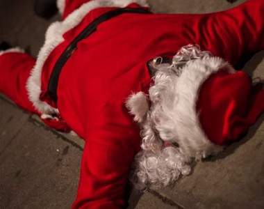 金勾杯～金勾杯～今晚再一杯～