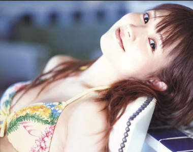 早安娘都脫了：安倍夏美的《半裸寫真》封面流出！！！