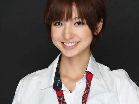 Akb48之中的短髮俏麗妹篠田麻里子